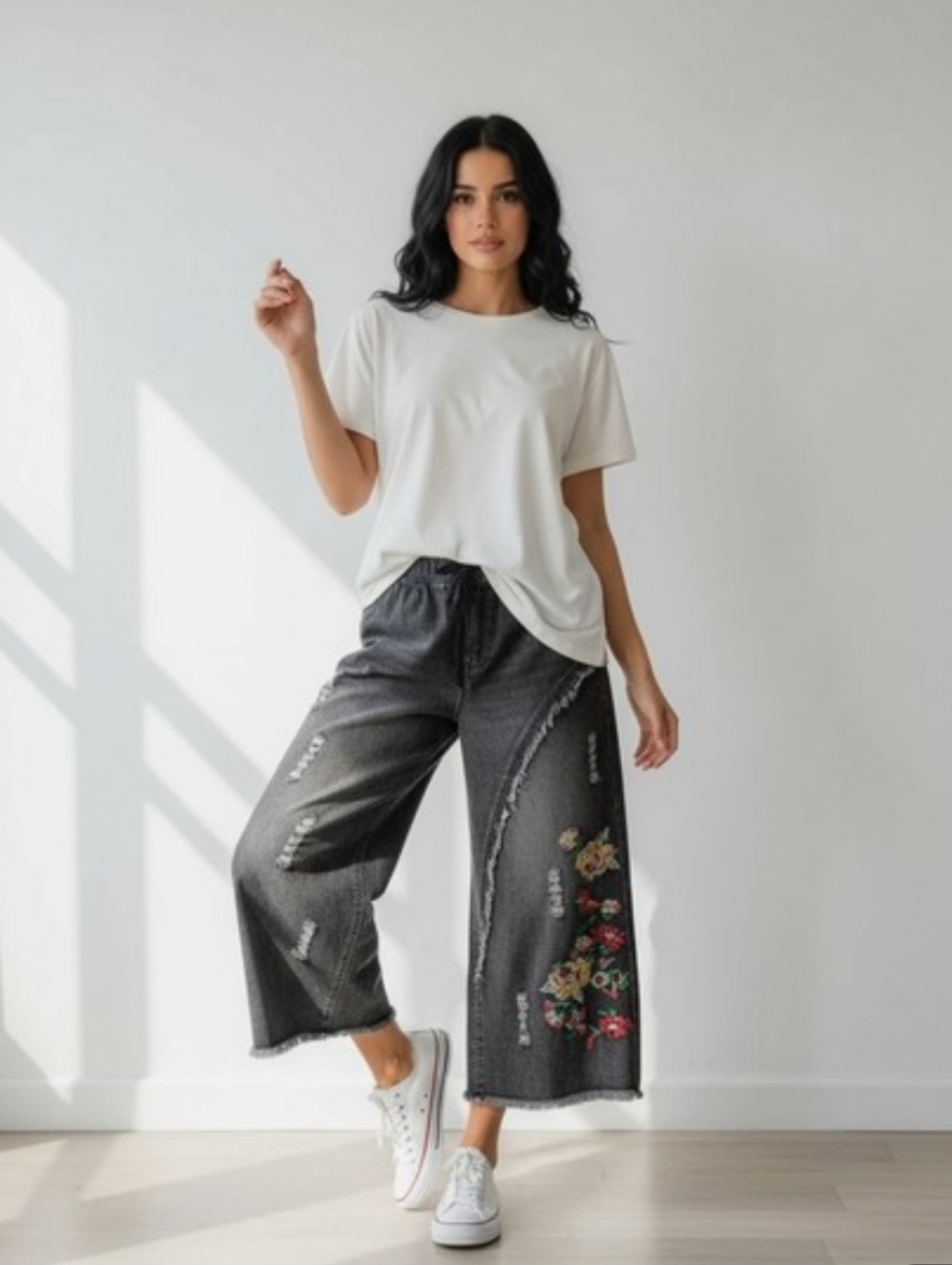 Wide Leg Floral Embroidered Crop Jeans Women's L Black Wash Pull On Relaxed Fit